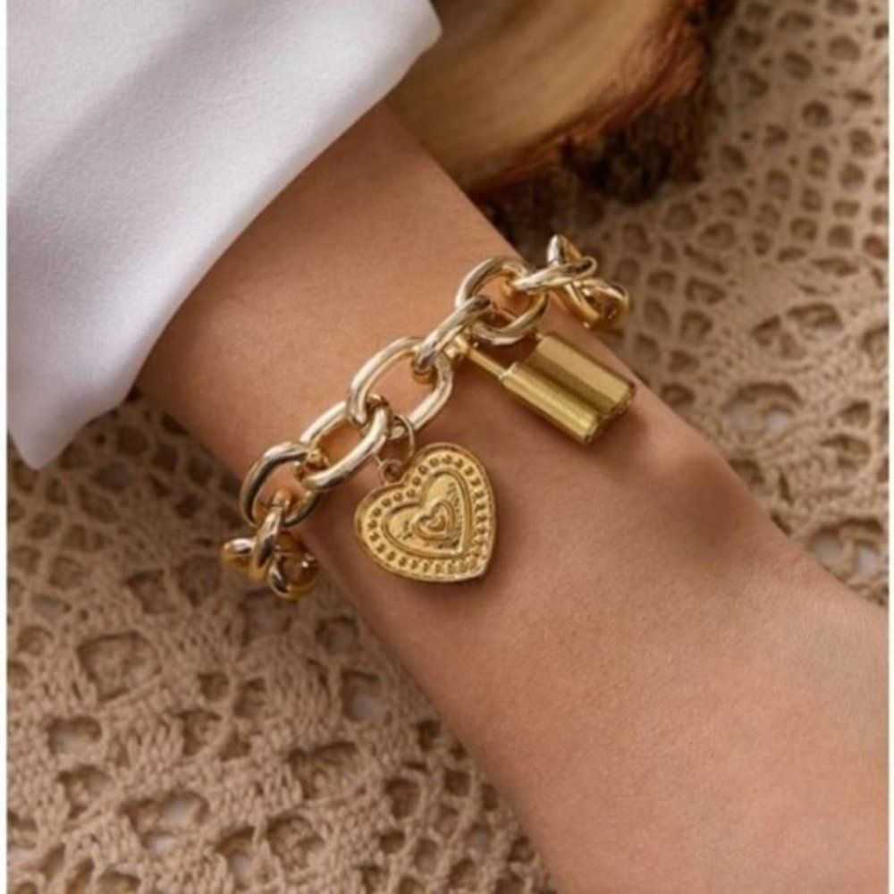 NEW Chunky Chain Bracelet with Lock and Heart Charms